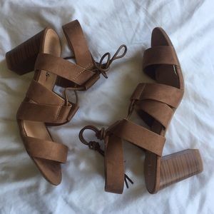 Lulus camel colored sandal heel